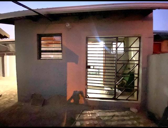 3 BEDROOM HOUSE FOR SALE IN KAGISO